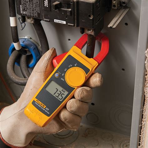 Fluke 323 - Intronica Ltda