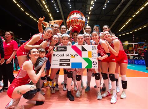 turkish womens volleyball team grabs ticket  tokyo turkish news