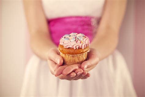 Cupcakes may be as addictive as cocaine, say scientists - Sarah Best
