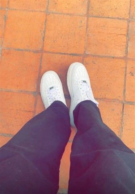 👨🏾‍🚀