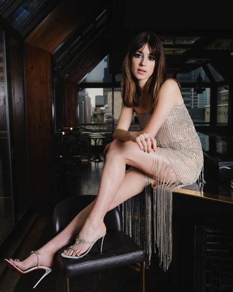 Daisy Edgar-Jones : r/celeb_sandals