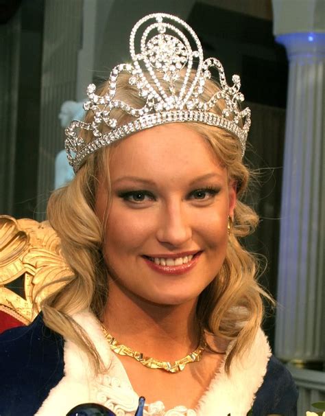 Copycats of Miss Universe crown?!