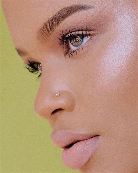 Fenty Beauty UNBUTTON Stunna Lip Paint