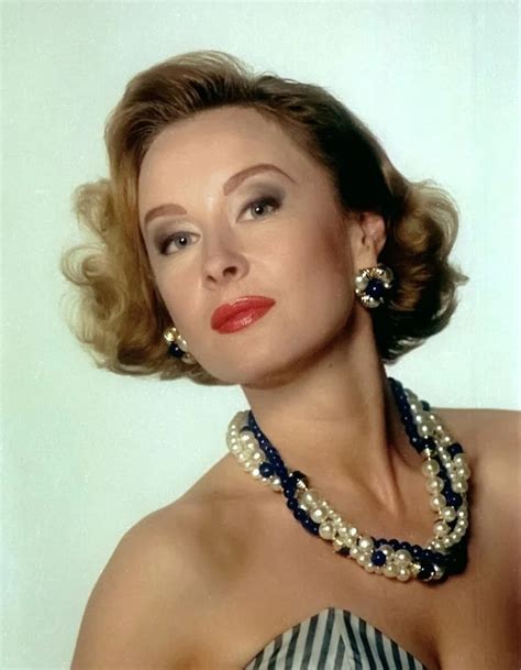 Лариса Удовиченко - биография, факты, фото