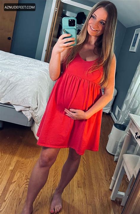 EMILY W. KING Feet - AZNudeFeet