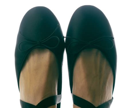 What are the reasons for feet that smell bad?