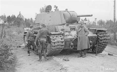 FINNISH ARMY 1918 - 1945: KV-1 and PzKw IVJ TANKS