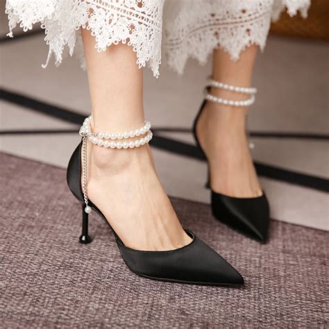 Ankle pearl strap closed toe heels - Super X Studio