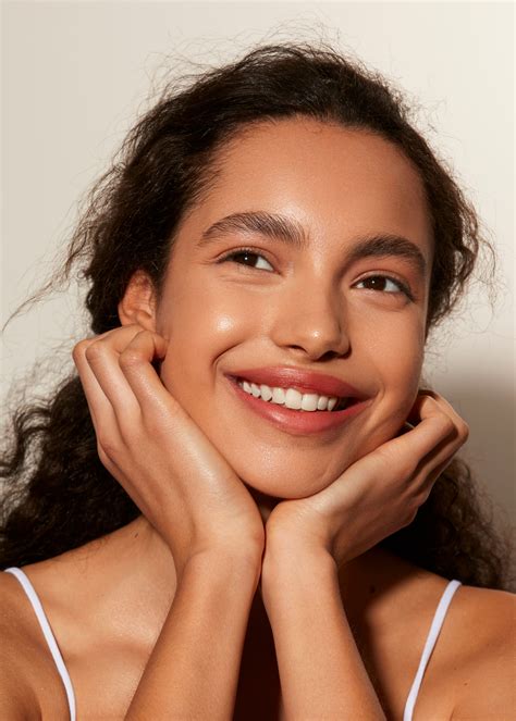 What to Eat for Younger-Looking Skin, Backed by Science | Vogue