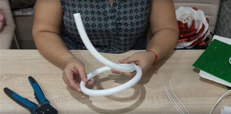 Изящный светильник из изолона своими руками