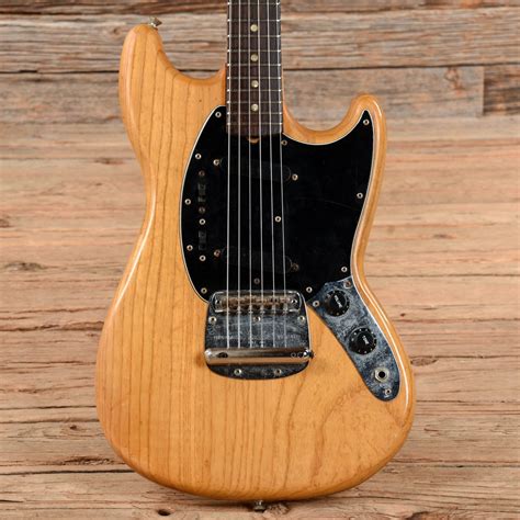 Fender Mustang Natural 1977 – Chicago Music Exchange