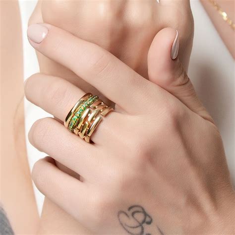 Сочетание золотых колец | Jewelry, Rings