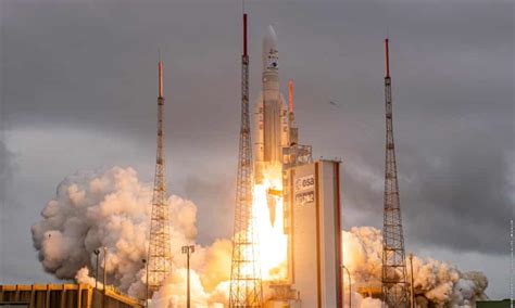 Nasa launches $10bn James Webb space telescope James Webb telescope ...