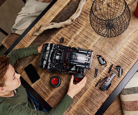 Игрален комплект конструктор ЛЕГО Technic 42160 - Audi RS Q e-tron | КОМСЕД