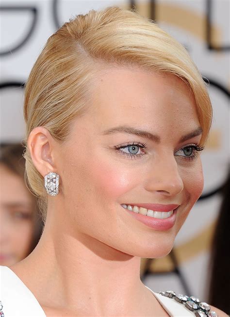 Margot Robbie’s light makeup is perfection. | Actress margot robbie ...