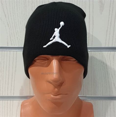 Нова зимна шапка на марката Michael Jordan с бяло лого | Аксесоари ...
