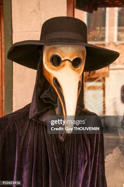 114 Bubonic Plague Mask Stock Photos, High-Res Pictures, and Images ...