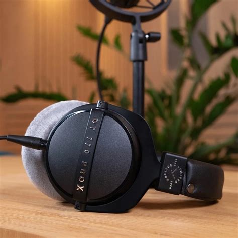 Beyerdynamic DT 770 PRO X Limited Edition Headphones - Premium Sound ...
