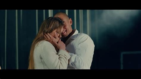 Оксана Почепа ( Акула ) - Я пополам тебя не поделю - YouTube