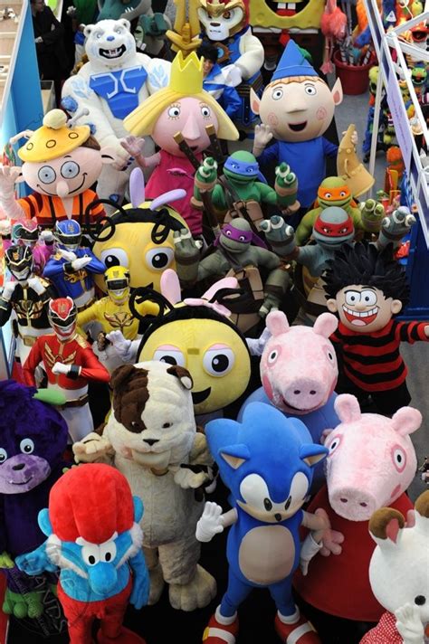 idle hands toy fair  day  show floor