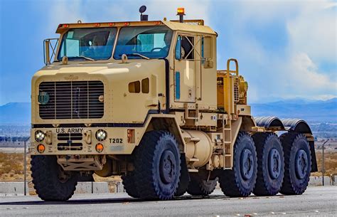 OSHKOSH (Heavy Equipment Transporter) HET M1070A1 U.S. Army T202 ...