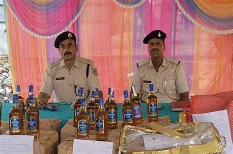 चतरा में नकली शराब की फैक्ट्री का भंडाफोड़, ब्रांडेड कंपनियों की नकली ...