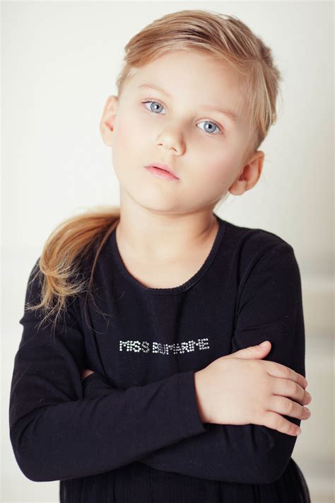 Tender nude :: Behance