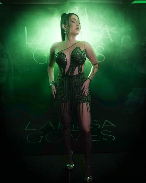 Larissa Gomes (@larissagomescantora) • Instagram photos and videos