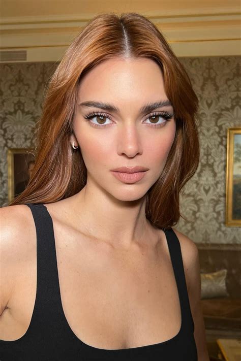 All The Details Behind Kendall Jenner’s Glowy Beauty Look, According To ...