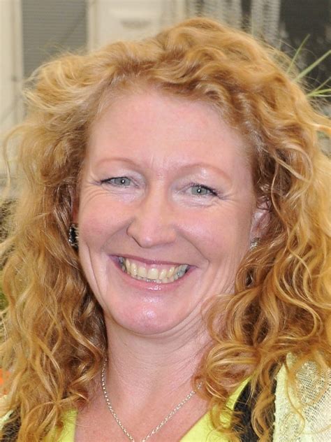 Charlie Dimmock Pictures - Rotten Tomatoes