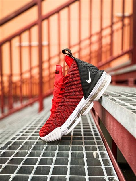 Чоловічі кросівки nike lebron 16 red black, кросівки найк леброн 16 ...