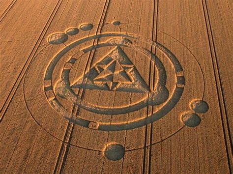Загадки кругов на полях: Почему так много "Разгадок"? | Crop circles ...