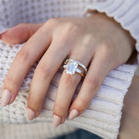 The Timeless Allure of Emerald Cut Engagement Rings 1
