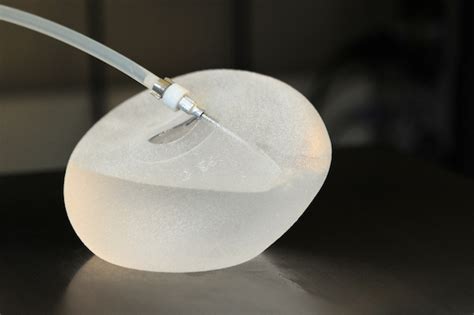 reasons  breast implants   bad idea health blog centre info