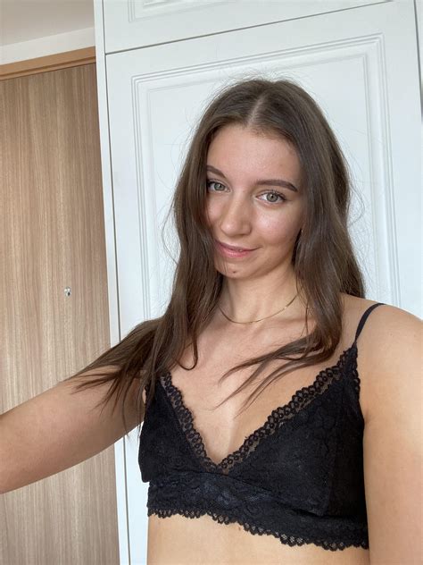 would you call me hot or nah f22 : r/AmIhotAF