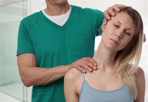 Pinched Nerve in Neck: Causes, Symptoms and Exercises
