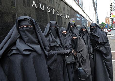 O’Leary: Burka sollte verboten werden – Musliminnen gegen Burka-Verbot ...