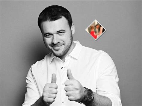 Эмин показал подросшую младшую дочь