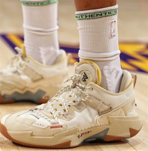 What Pros Wear: Michael Jordan's Air Jordan 9 Shoes - What Pros Wear