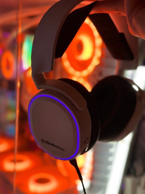 Steelseries Artic 5 White, Audio, Headphones & Headsets on Carousell