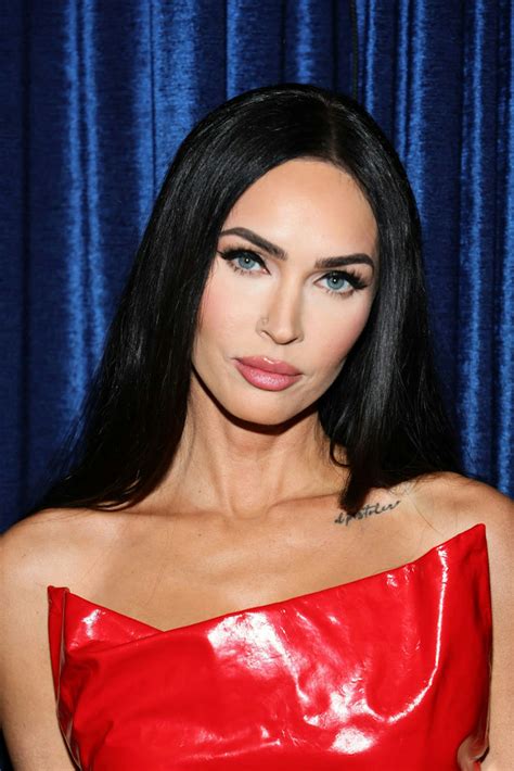 Two tone hair color trends are making a massive comeback this season 4