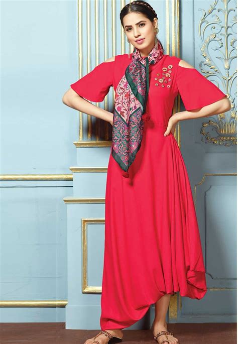 Guide to buying Indian Kurties. If there is a garment that we can call ...