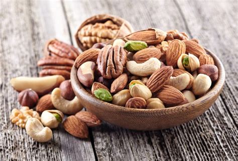 Nut nutrition guide - discover the health benefits with Herbfacts