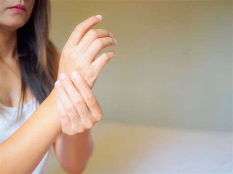 Wrist Tendonitis: Know Your Symptoms