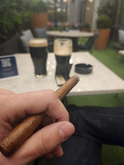 James A Foxes, Dublin : r/cigar_refuge