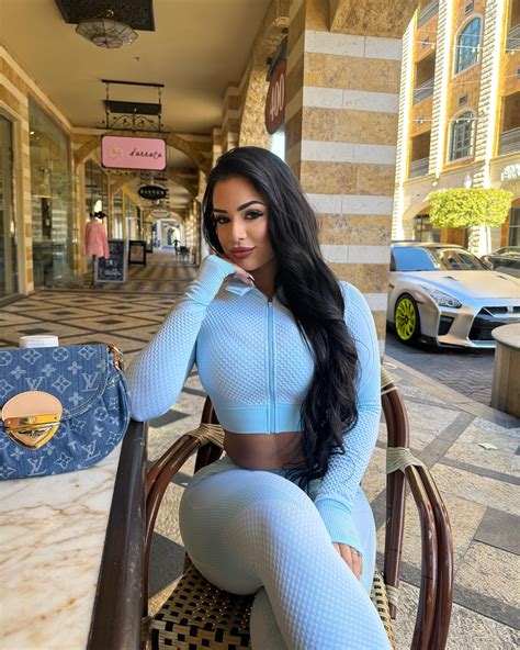 NADIA KHAR | Not a thing to me | Instagram