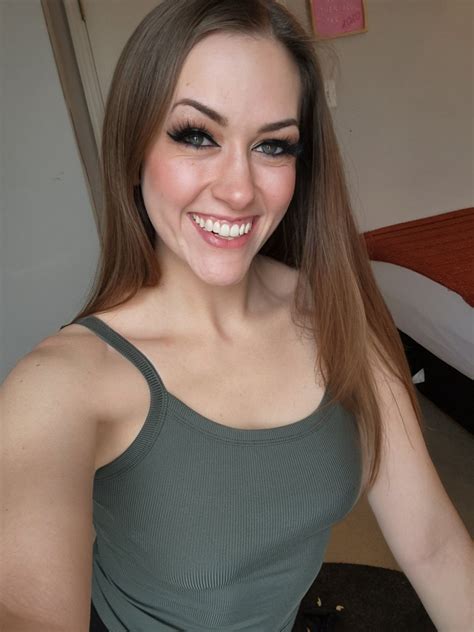 Lindsey Love Pornstar