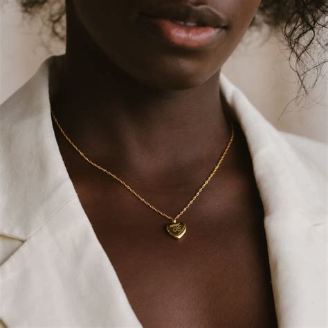 Engraved Initial Heart Photo Locket Necklace | Mom Gifts | Caitlyn