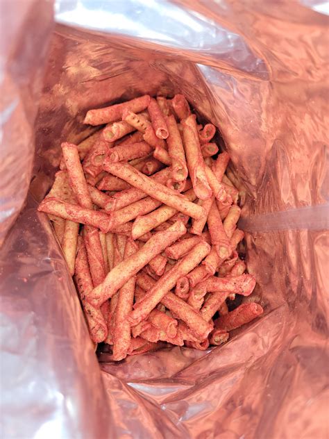 im addicted to takis Im about to destroy this powder and after this boi