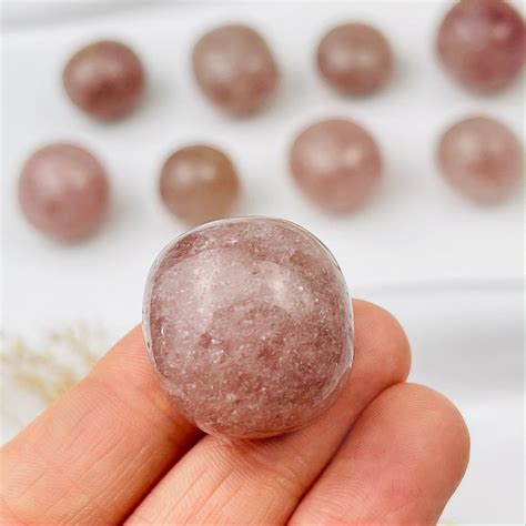 Купить Галтовка из камня Клубничный кварц месторождение камня Бразилия ...